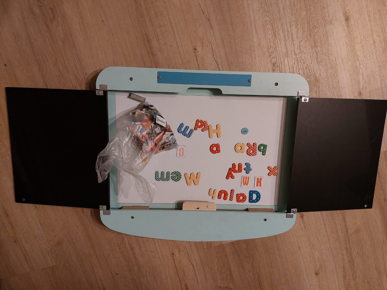 Tekenbord/magneetbord met krijt en magneten - 50x57 cm, Ophalen, Gebruikt, Knutselen