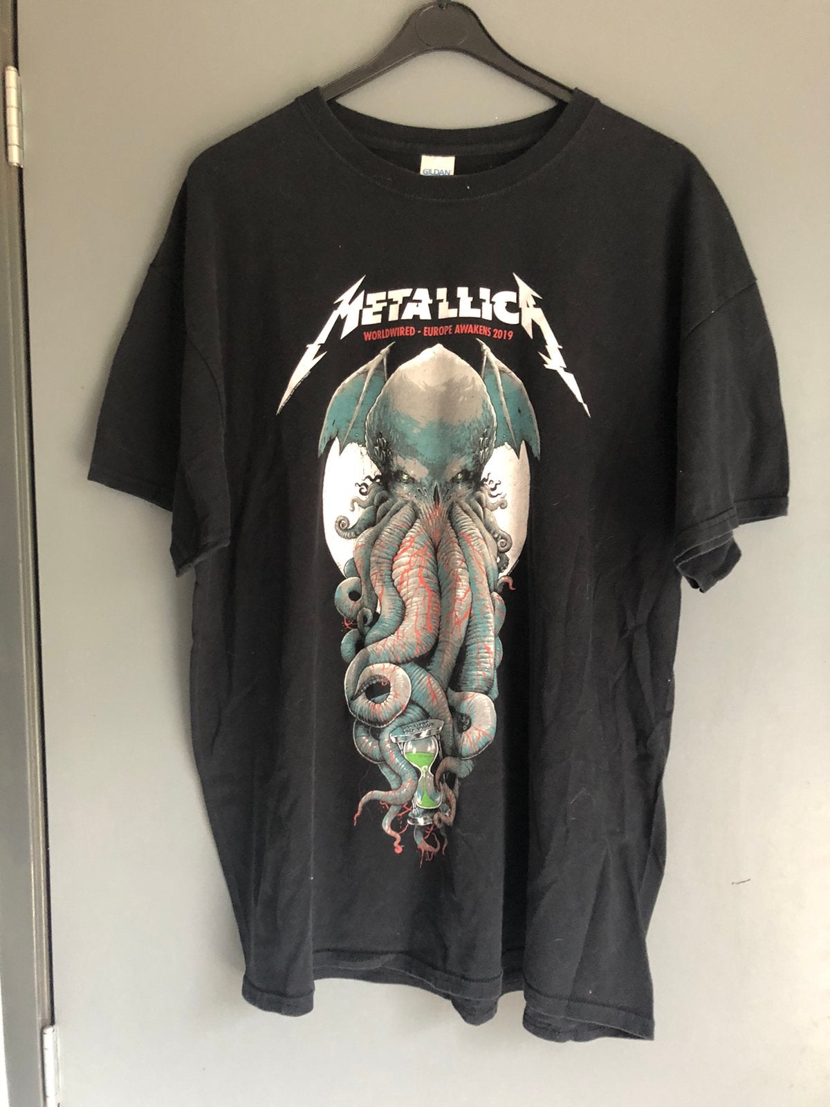 Metallica t shirt Worldwired  europe awakens  2019, Verzamelen, Muziek, Artiesten en Beroemdheden, Ophalen, Zo goed als nieuw