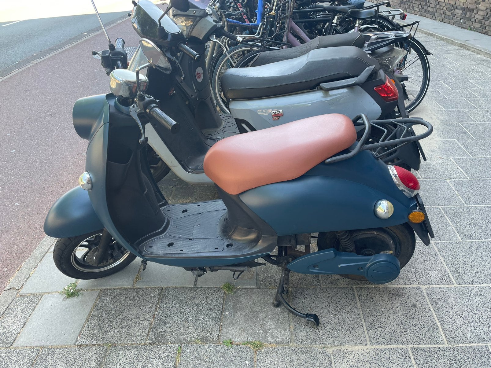 Unu elektrische snorfiets/scooter, 25 km/u,49km+, Fietsen en Brommers, Snorfietsen en Snorscooters, Ophalen, Zo goed als nieuw