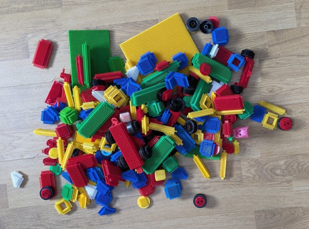 2 Kilo Nopper Bouwstenen, grondplaten, ed. in kunststof bak., Kinderen en Baby's, Speelgoed | Bouwstenen, Ophalen of Verzenden