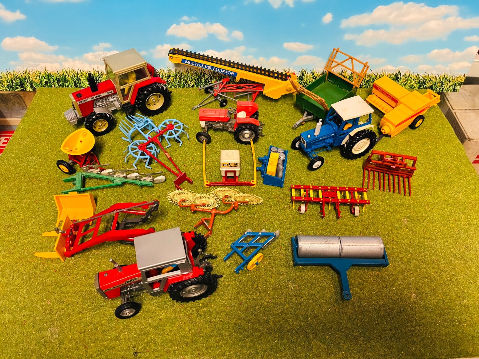 Britains Ford, MF verzameling, Ophalen of Verzenden, Zo goed als nieuw, Tractor of Landbouw, Britains