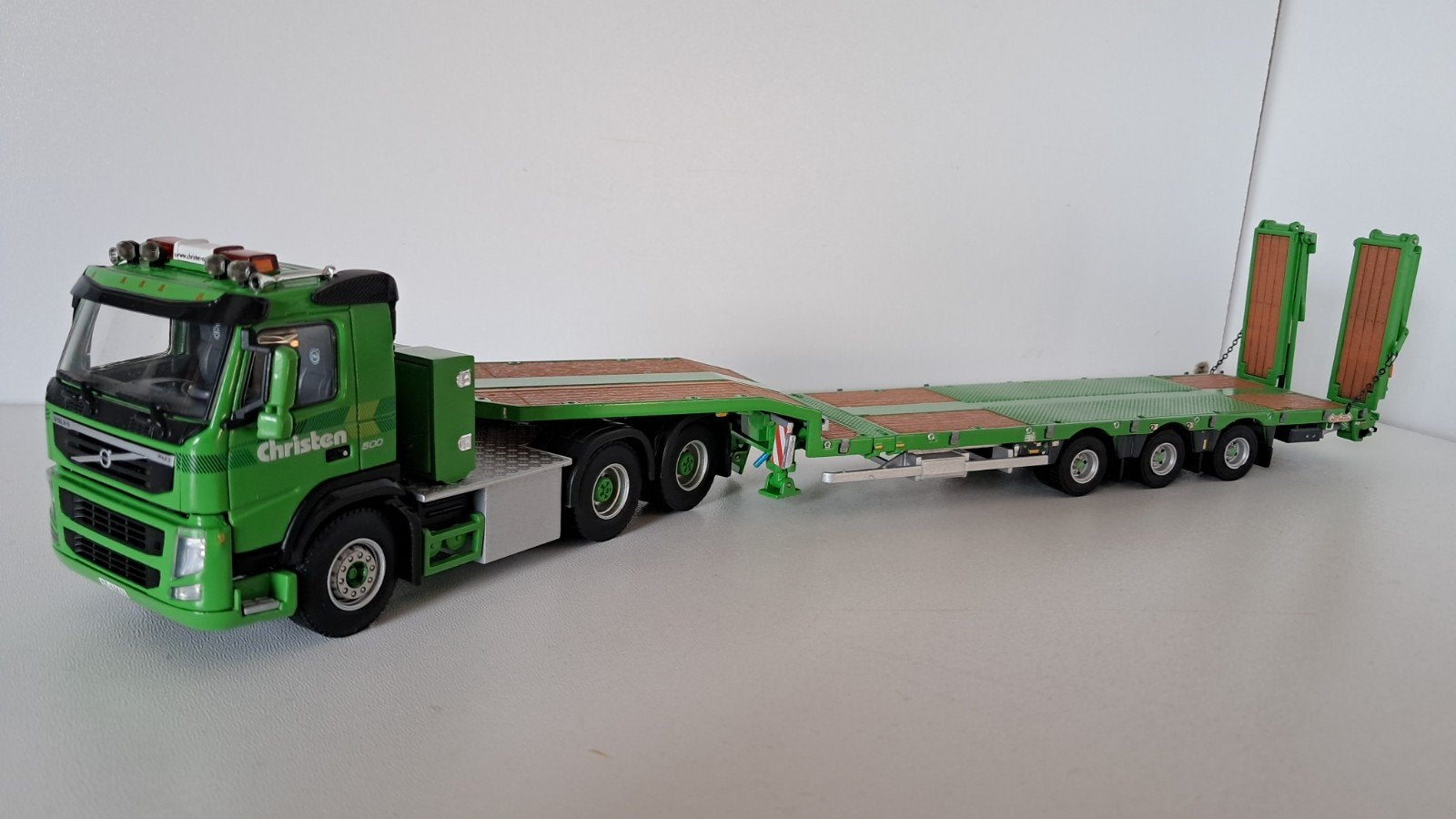 Christen Volvo FM3 6x4 met nooteboom dieplader, Ophalen of Verzenden, Nieuw, Bus of Vrachtwagen, Wsi