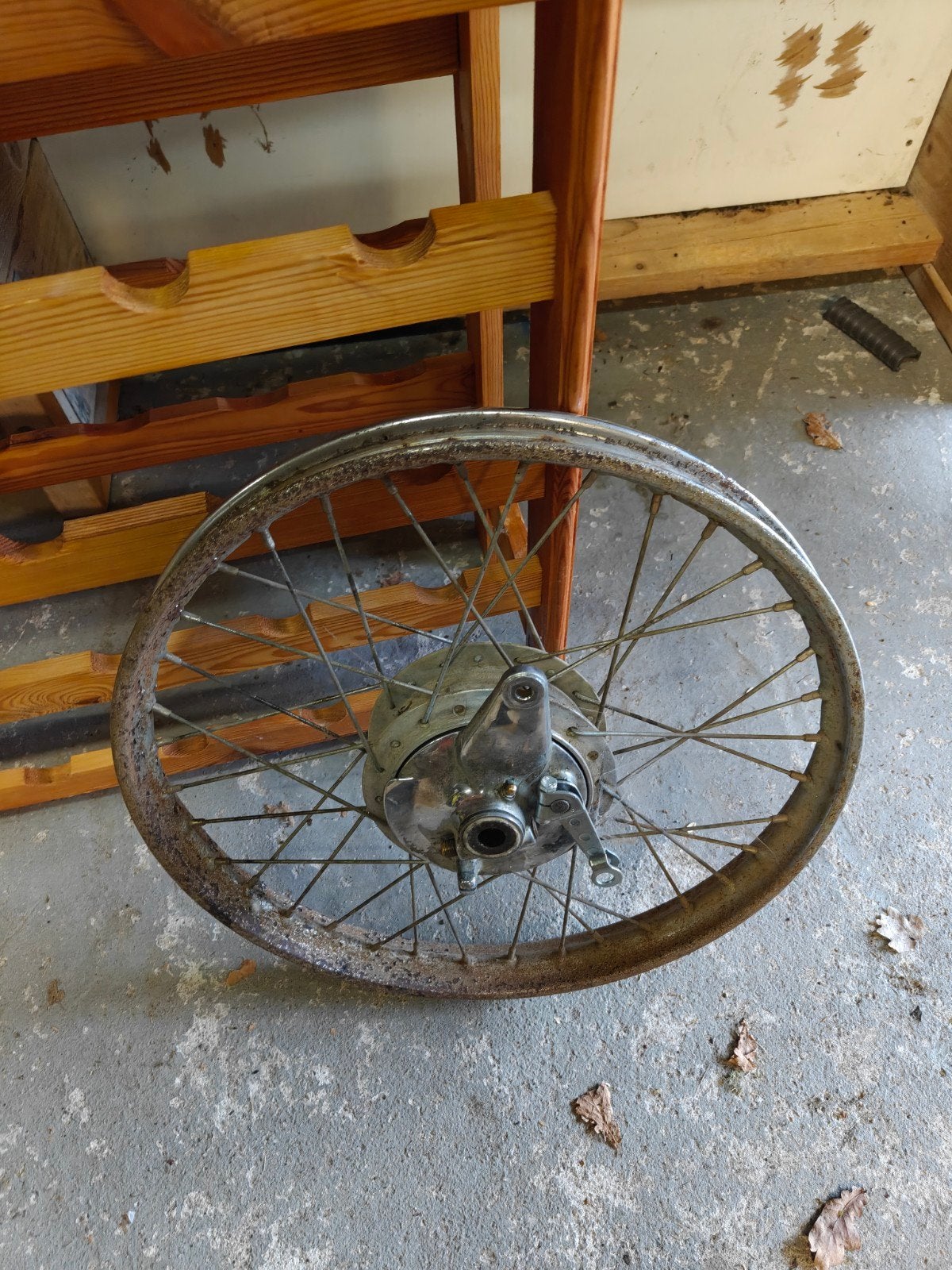 Honda c110 voorwiel + ankerplaat, Ophalen of Verzenden, Gebruikt, Honda