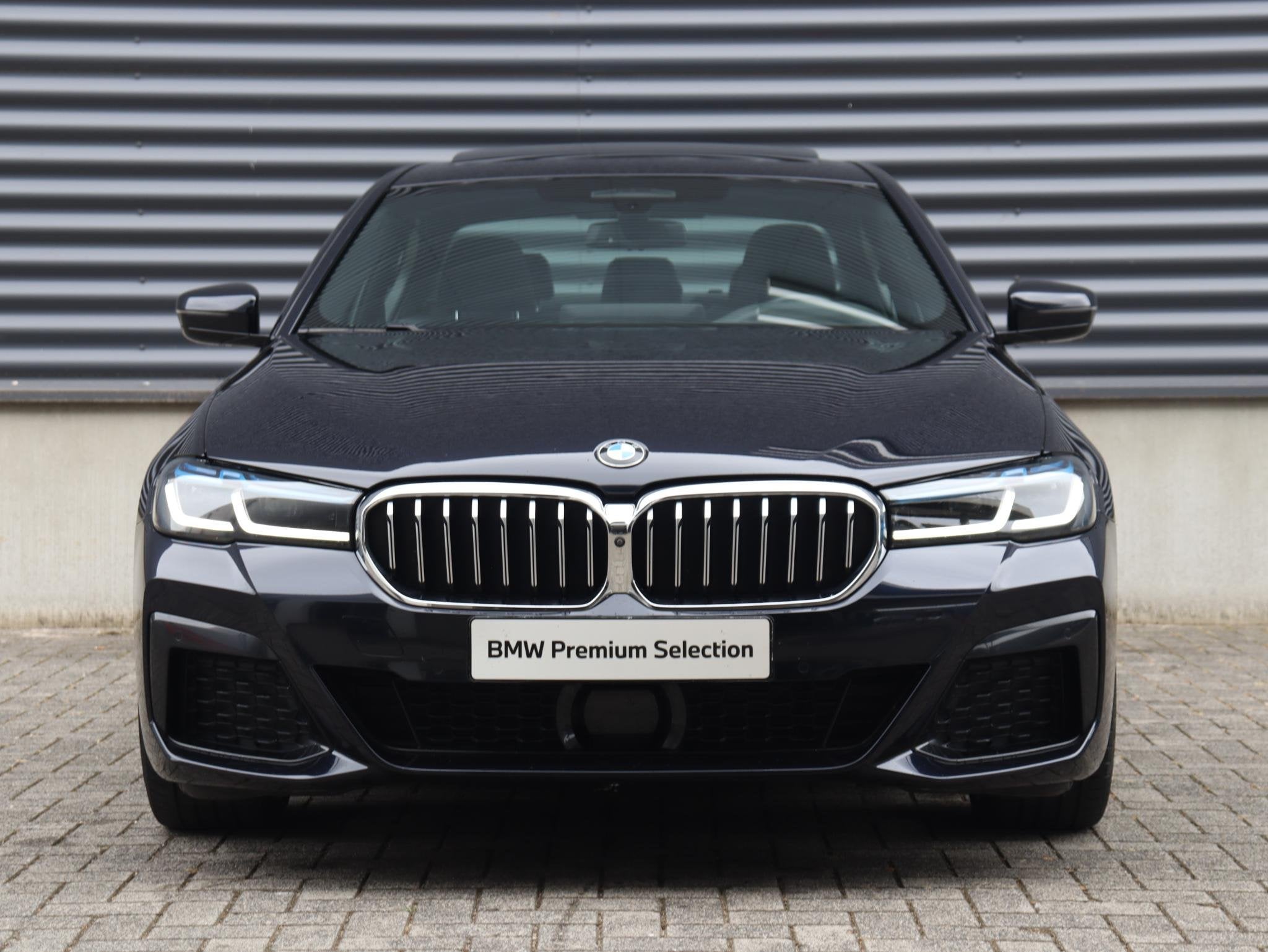 BMW 5-serie Sedan 530i | High Executive | M Sportpakket | Pa, Auto's, Automaat, 1998 cc, Gebruikt, Zwart