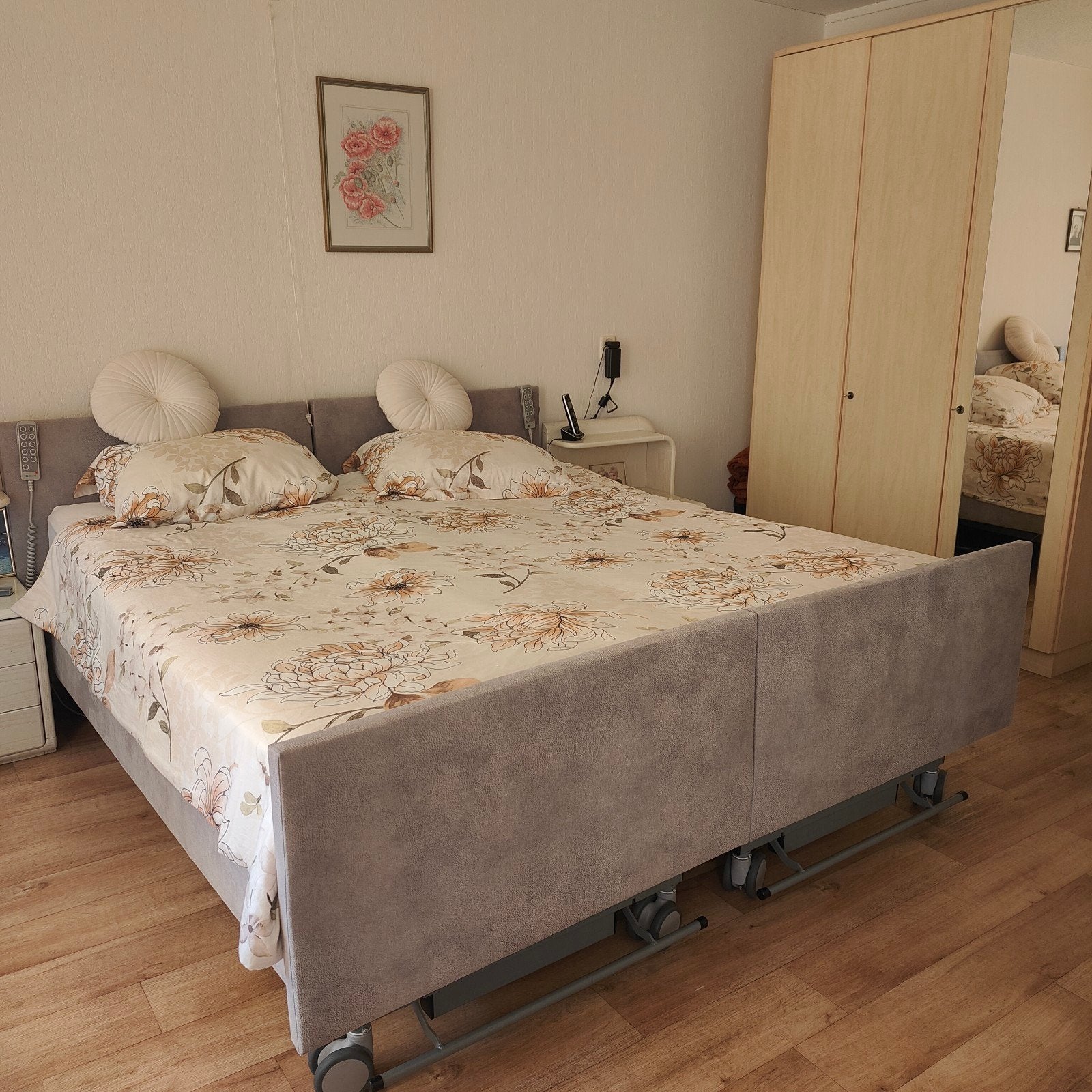 Luxe Hoog-Laag Bed 90x200 met 2 Aparte Bedboxen - Zorgbed, Ophalen, Verstelbaar, 90 cm, Zo goed als nieuw