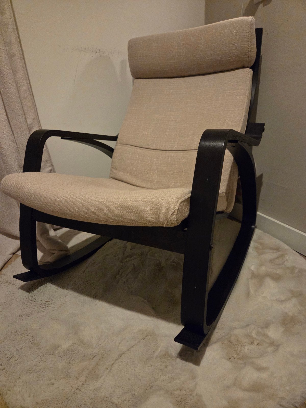 Schommelstoel met beige kussens, Ophalen, Hout, Overige kleuren, Modern comfort