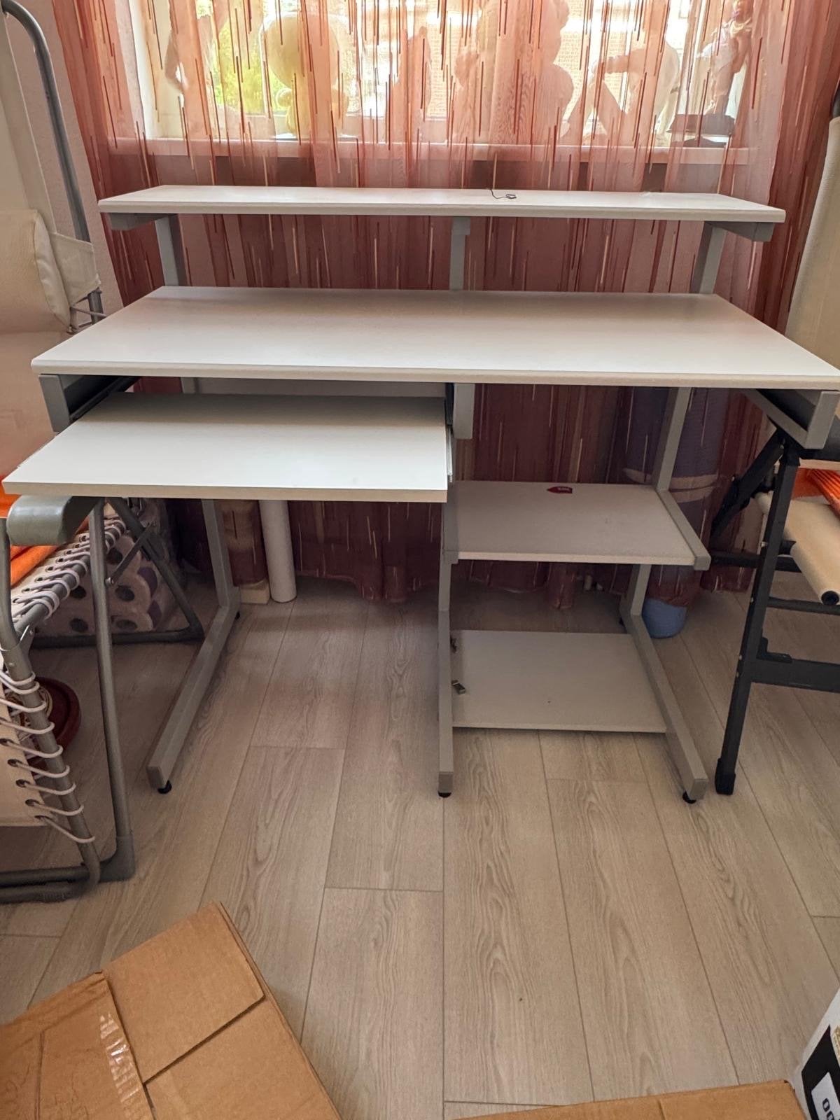 Compact computerbureau met opzetstuk en uitschuifbaar blad, Huis en Inrichting, Bureaus, Gebruikt, Computerbureau, Overige merken
