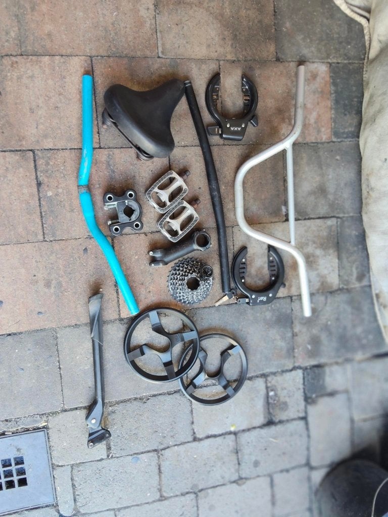 Te koop allerlei fiets onderdelen, Fietsen en Brommers, Fietsonderdelen, Gebruikt, Overige materialen, Zadel, Kinderfiets