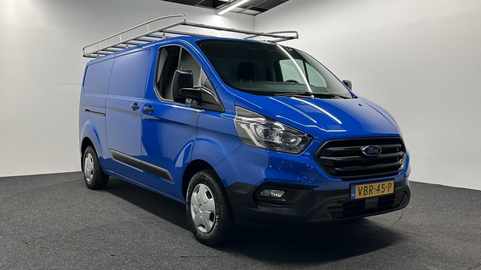 Ford Transit Custom 300 2.0 TDCI L2H1 Trend AIRCO CRUISE TRE, Auto's, Stof, Euro 6, 4 cilinders, Met garantie (alle)