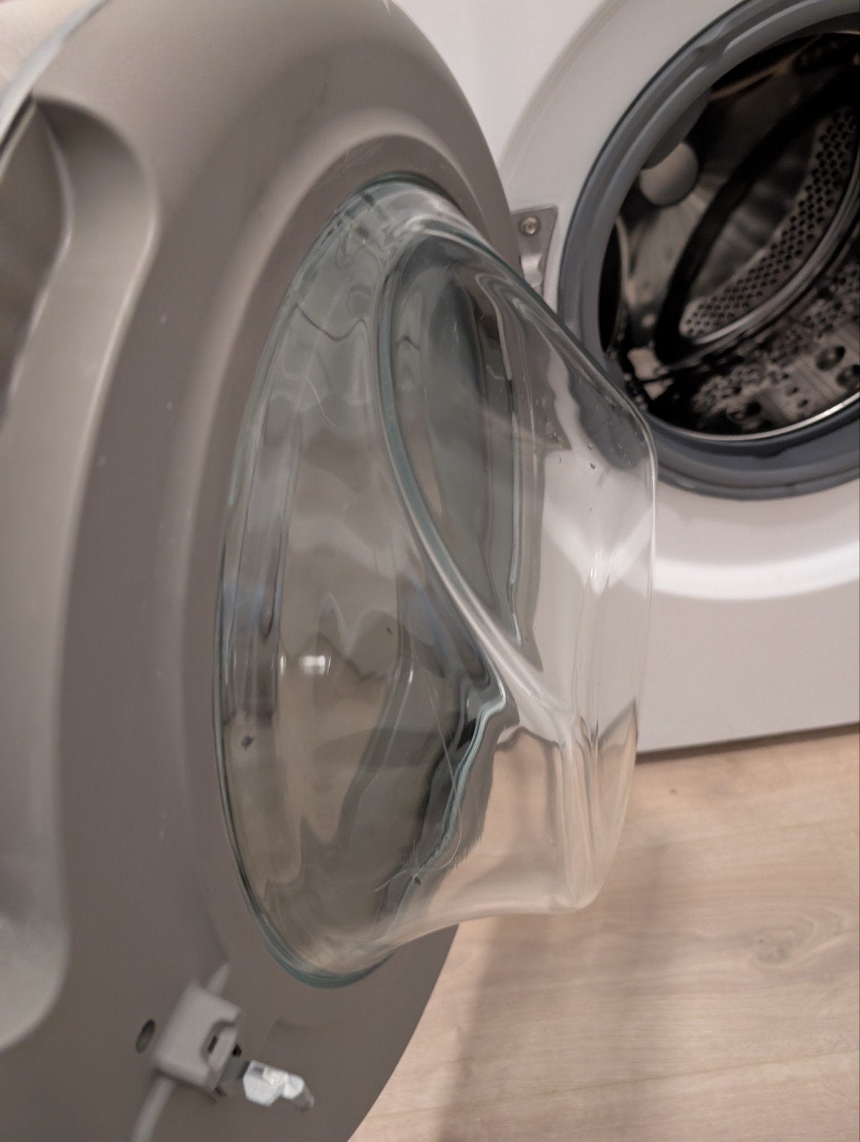 Foto 4 van LG ThinQ Wasmachine 8kg - Zo goed als nieuw