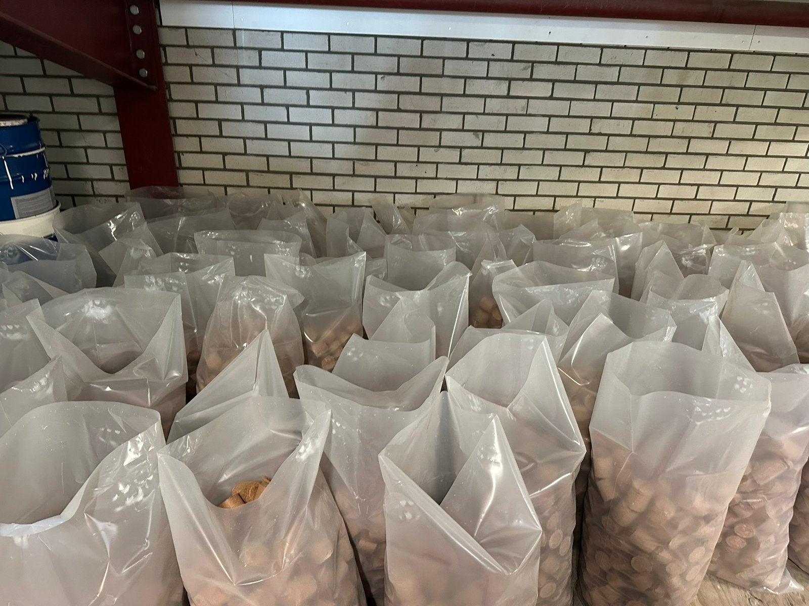 Briketten € 5,- per puinzak, Tuin en Terras, Minder dan 3 m³, Ophalen
