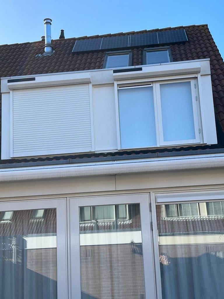 2x Rolluiken op zonne-energie - 164x160cm - Crème (9001), Doe-het-zelf en Verbouw, Rolluiken, Ophalen of Verzenden, Zo goed als nieuw