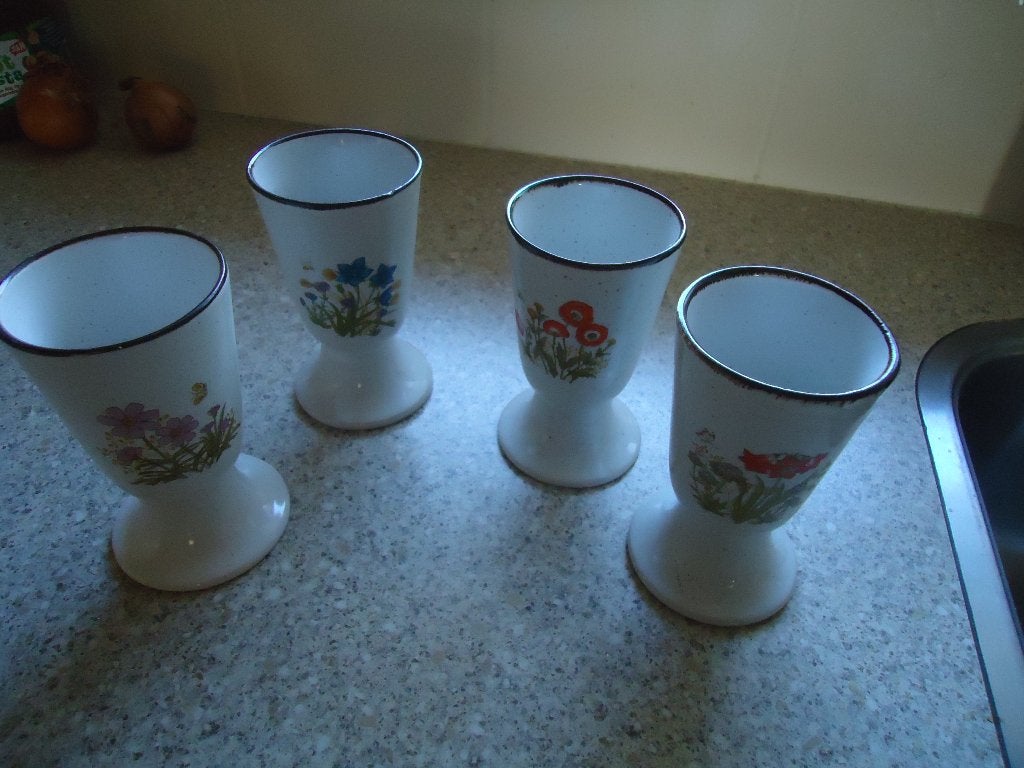 4 bekers / mokken uit de  jaren 70, Gebruikt, Overige stijlen, Aardewerk, Mok