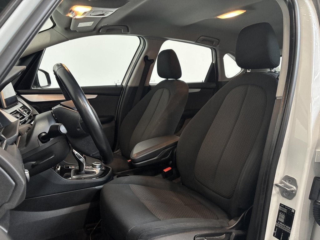 BMW 2-serie Active Tourer 218i Corporate Lease Executive Nav, Auto's, BMW, Stof, Gebruikt, Wit, Origineel Nederlands