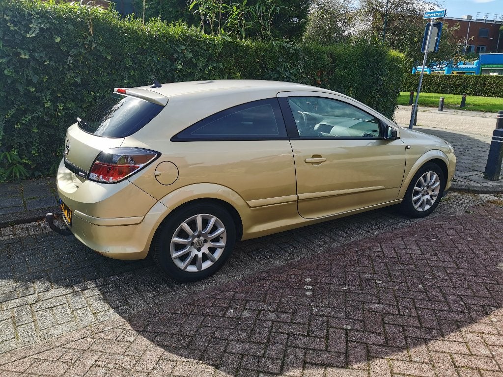 Opel Astra 1.6 16V GTC 2006 parelmoer goud/grijs, Voorwielaandrijving, 15 km/l, 1145 kg, 4 cilinders