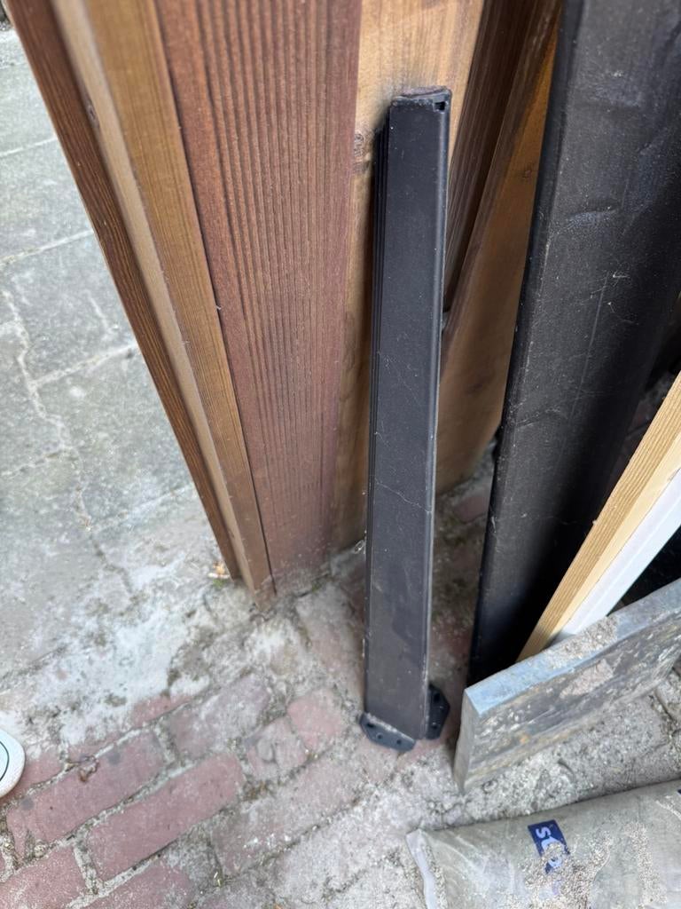 Gratis: 4x bureau poten, Ophalen, 1 tot 2 meter, Minder dan 3 meter, Zo goed als nieuw