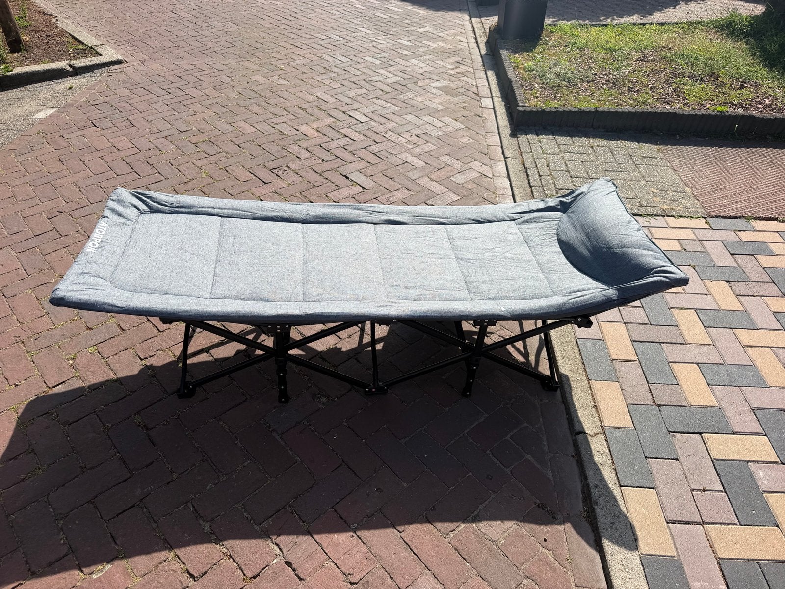 2x Opvouwbaar veldbed/stretcher met matras, Ophalen, Gebruikt