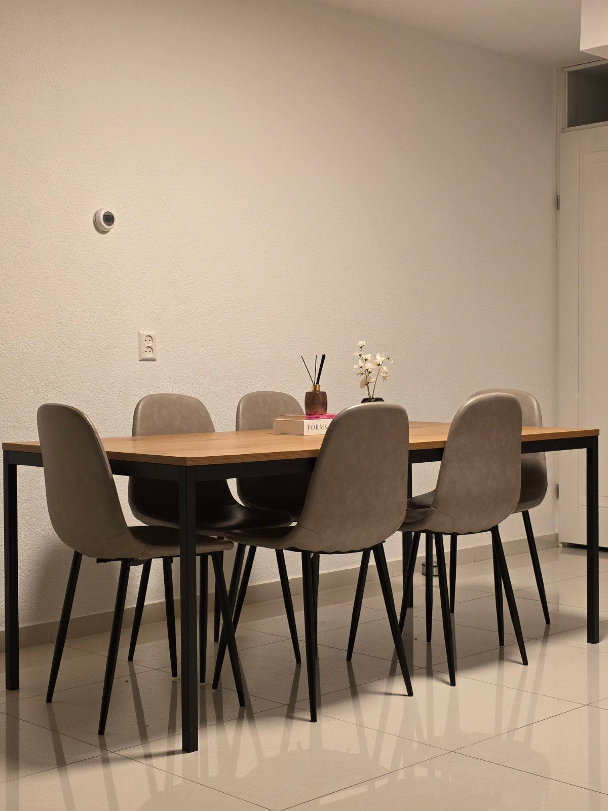 Eettafel 90x180 cm met metalen onderstel, Huis en Inrichting, Tafels | Eettafels, Modern, Industrieel, 50 tot 100 cm, Zo goed als nieuw