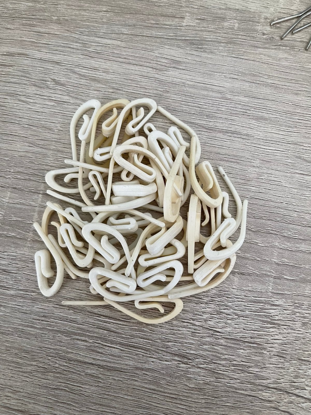 Nylon/kunststof gordijnhaken (47 stuks / 3 cm), Ophalen of Verzenden, Gebruikt, Minder dan 50 cm, Minder dan 100 cm