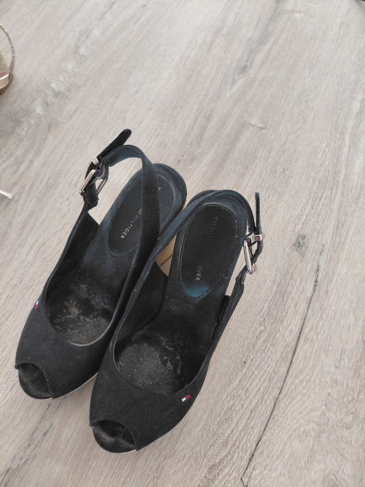 Tommy Hilfiger sleehakken maat 37 - Zwart, Zwart, Gedragen, Tommy Hilfiger, Sandalen of Muiltjes