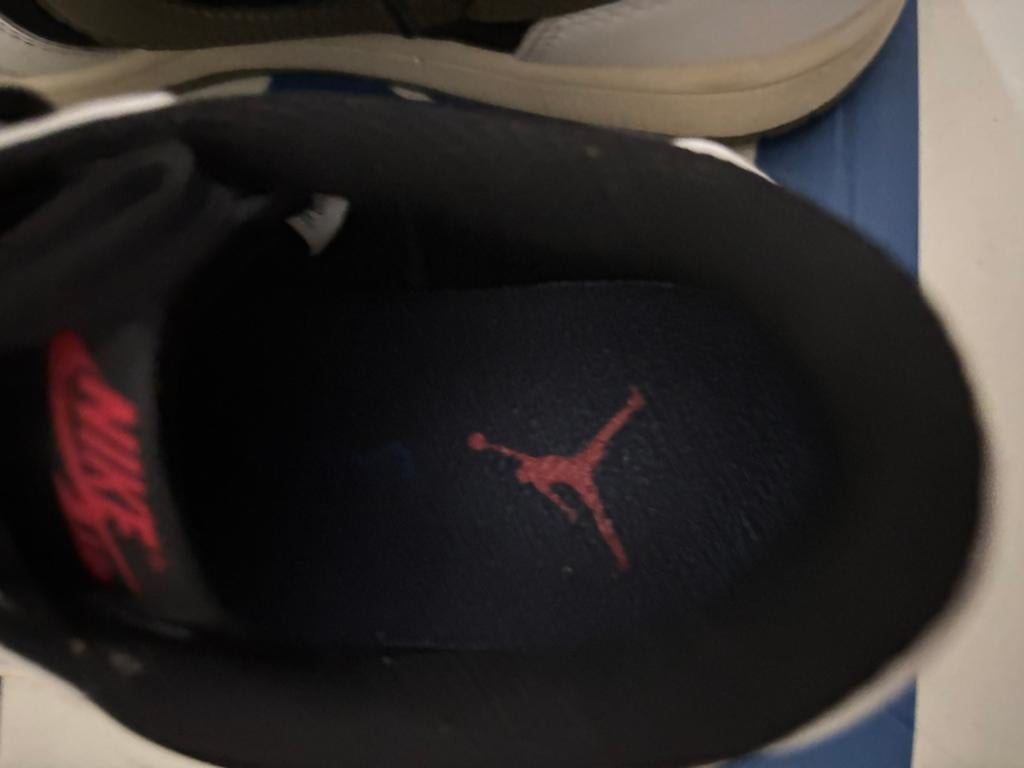 Travis Scott x Air Jordan 1 Low OG Olive - Maat 43, Overige kleuren, Ophalen of Verzenden, Sneakers of Gympen, Zo goed als nieuw