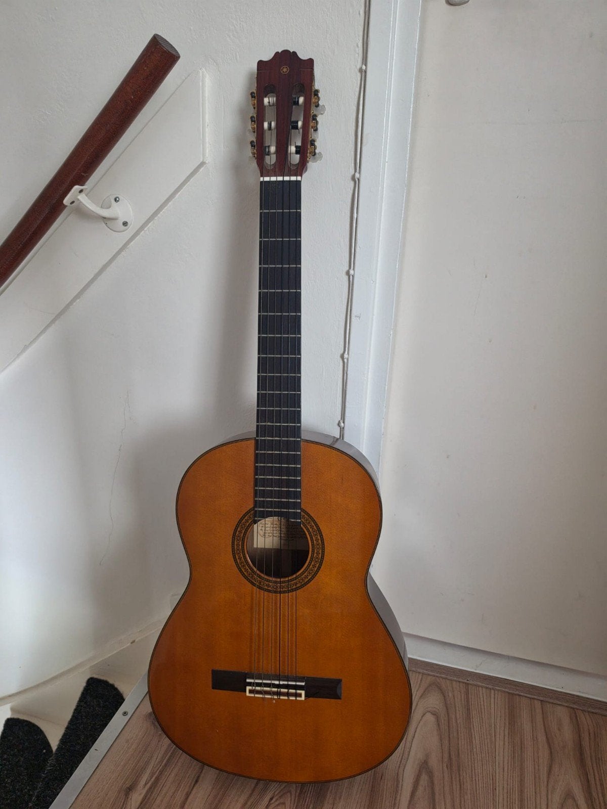 Yamaha gitaar, Ophalen