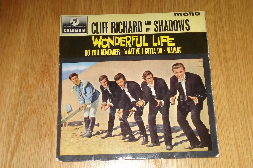 Cliff Richard   EP   Wonderful Life      Orgineel, Cd's en Dvd's, Vinyl Singles, Gebruikt, Fotohoes, Originele persing, EP, Pop