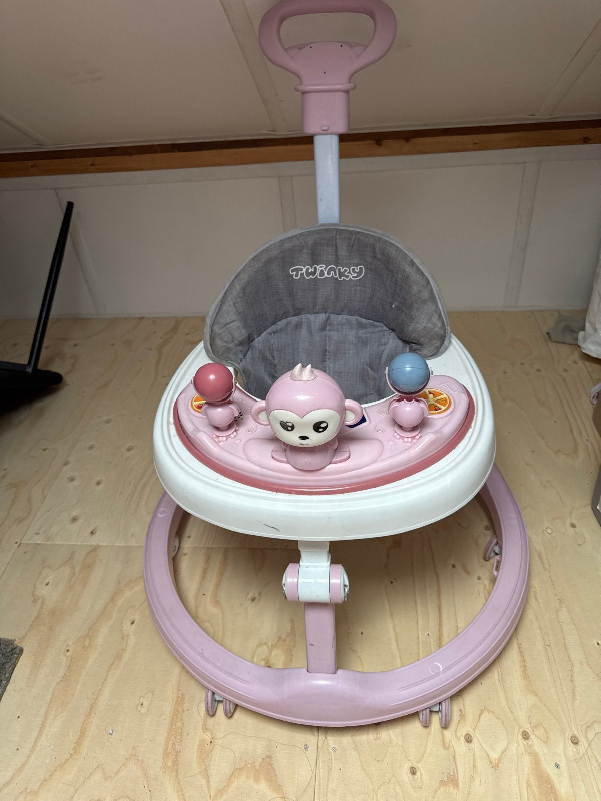 Roze baby loopstoel met speelgoed en duwstang, Ophalen of Verzenden, Gebruikt