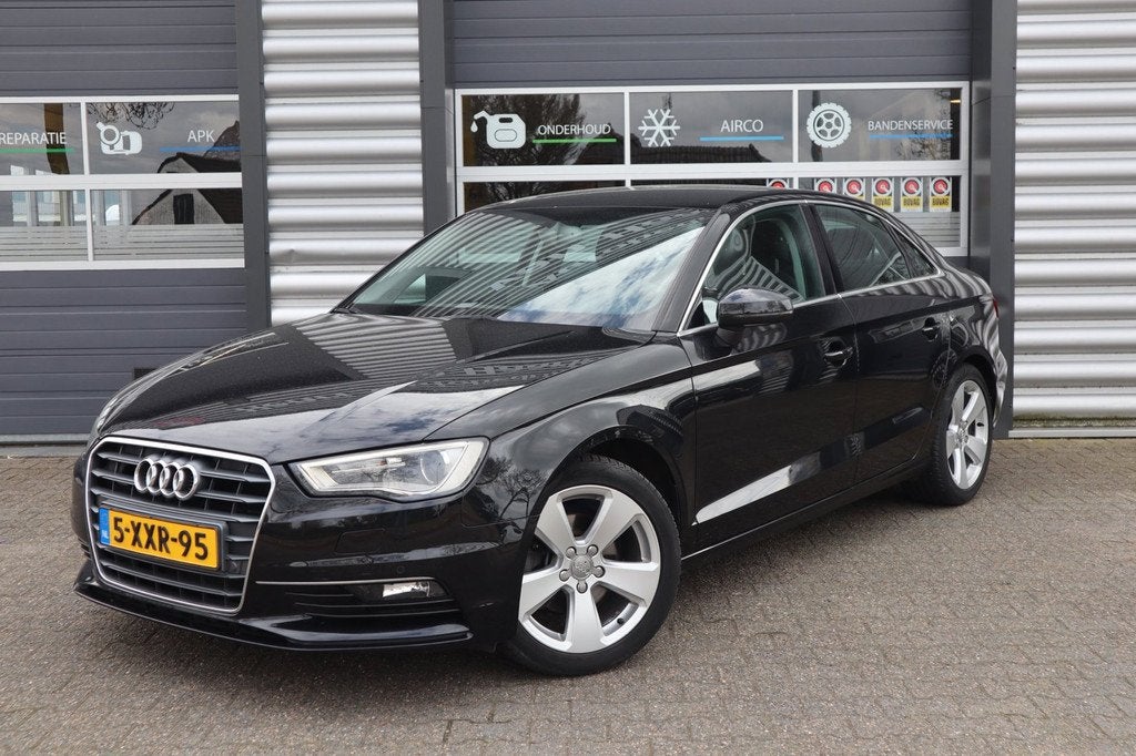 Audi A3 Limousine 1.4 Ambition Proline S *Automaat*, Auto's, Gebruikt, 4 cilinders, Leder en Stof, Zwart