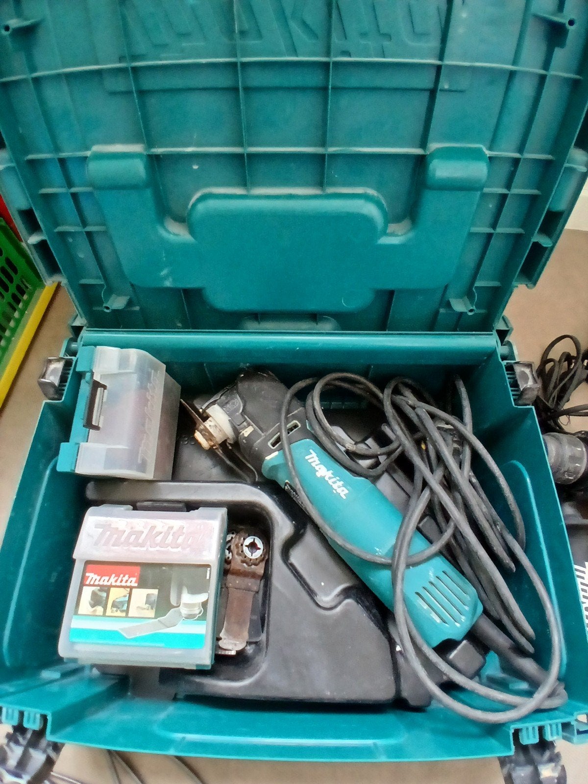 Makita TM3010CX2J Multitool met accessoires en koffer, Doe-het-zelf en Verbouw, Ophalen of Verzenden, Gebruikt