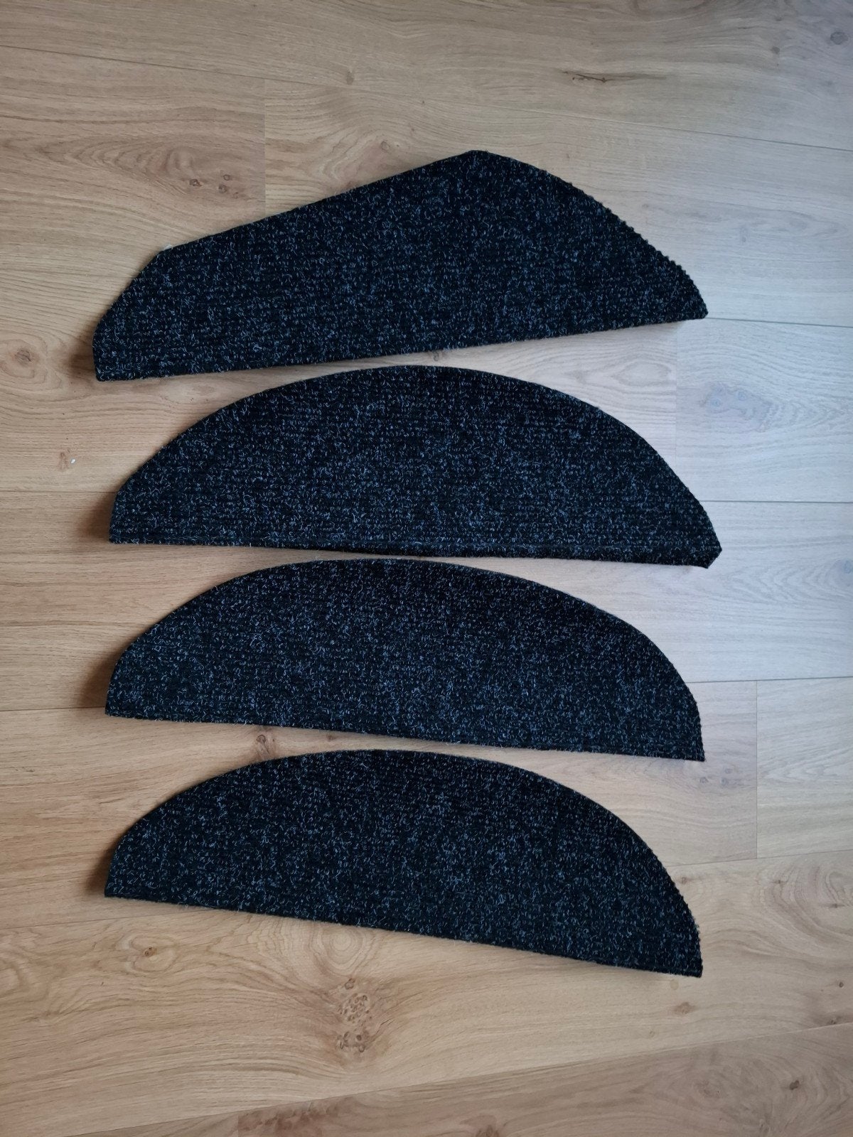 4 trapmatten 64 cm breed, Ophalen of Verzenden, Nieuw, Zwart, Overige typen