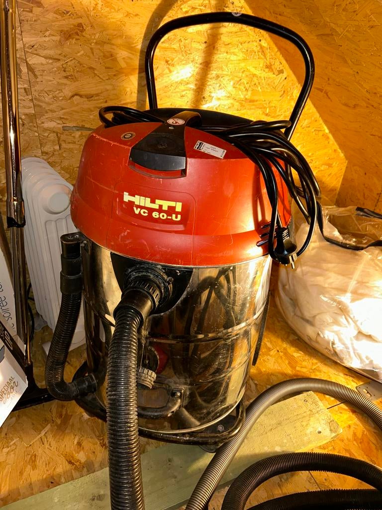 Hilti VC 60-U Waterstofzuiger - Krachtig en Betrouwbaar, Ophalen, Gebruikt, 2000 watt of meer, Waterstofzuiger