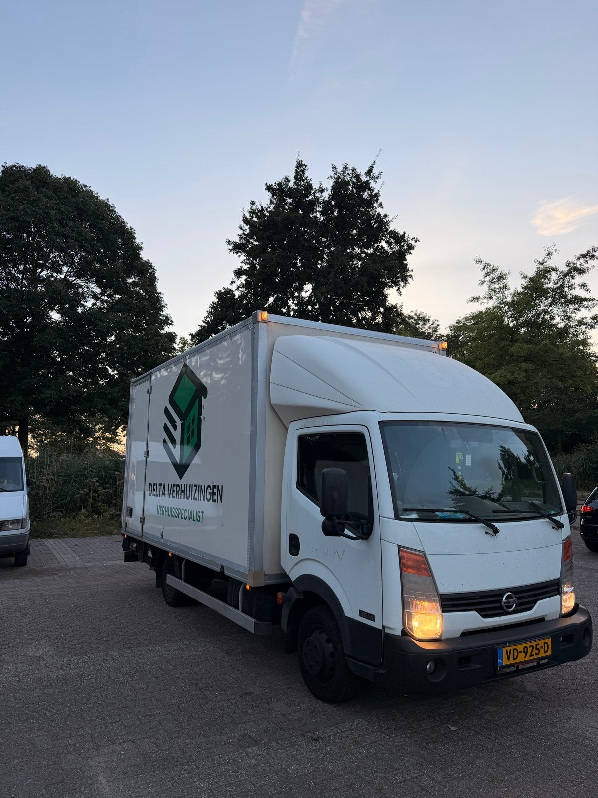 Nissan Cabstar 2013 bakwagen met laadklep, 2585 kg, Particulier, 2488 cc, Te koop