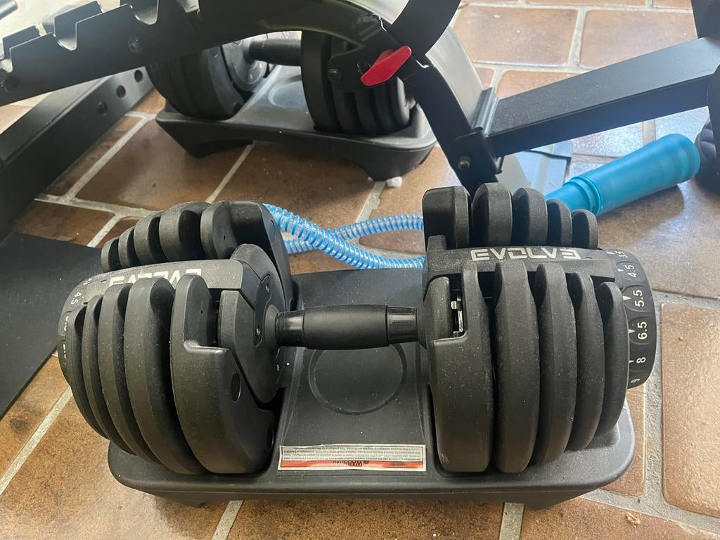 Verstelbare Dumbbell Evolve - 2.5kg tot 24kg, Sport en Fitness, Ophalen, Gebruikt, Armen, Dumbbell