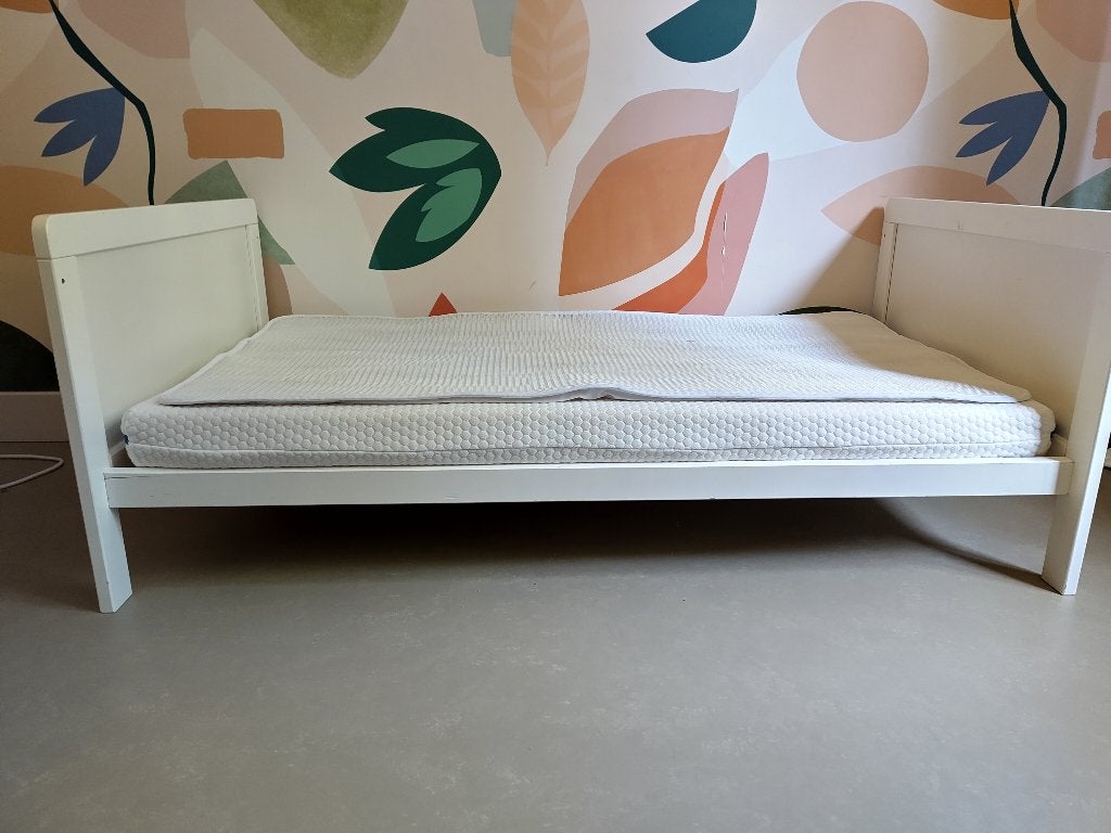 Peuterbed met matras en aerosleep, 70 tot 85 cm, 140 tot 160 cm, Zo goed als nieuw, Ophalen