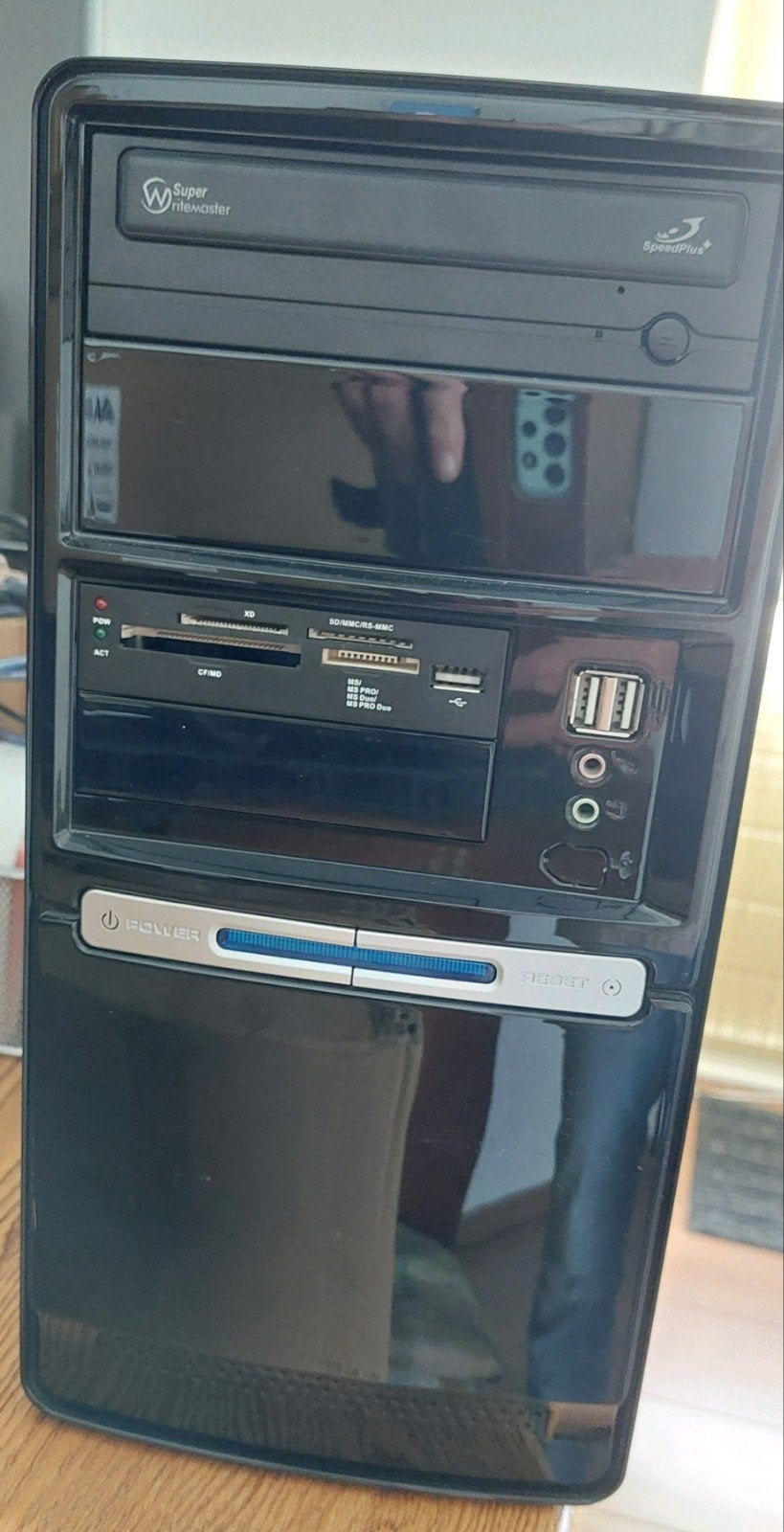 Desktop PC met kaartlezer en DVD-brander, Gebruikt, Minder dan 4 GB, Onbekend, Onbekend