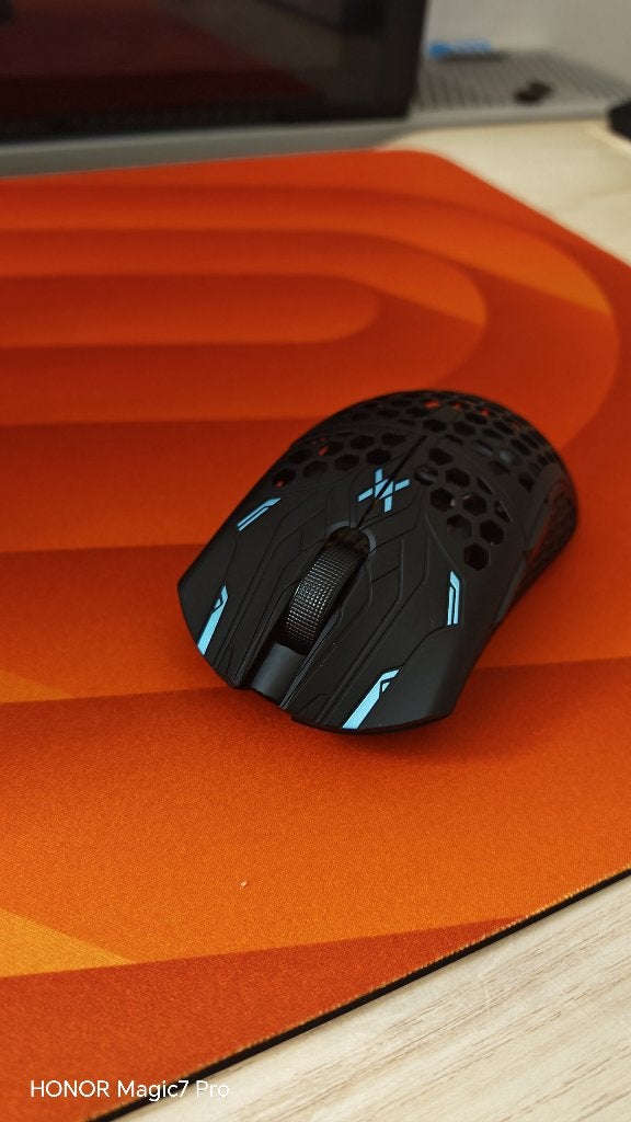Finalmouse ULX Phantom Classic (L), Computers en Software, Rechtshandig, Gaming muis, Nieuw, Ophalen of Verzenden