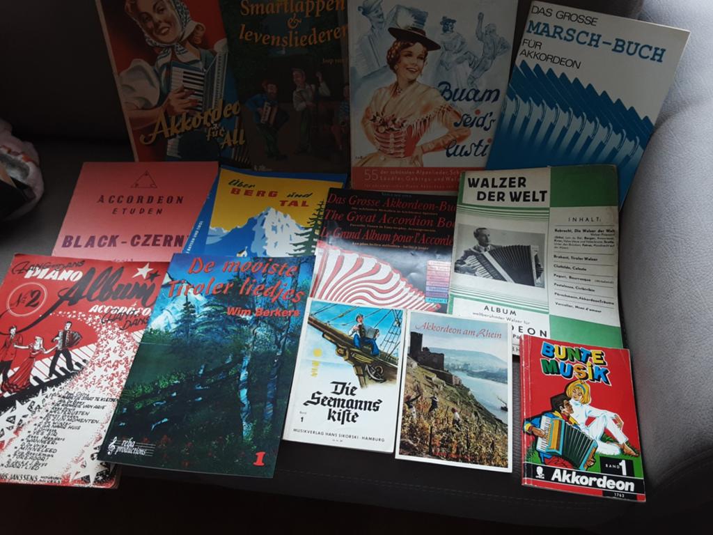 Accordeon, Muziek en Instrumenten, Gebruikt, Ophalen of Verzenden, Artiest of Componist, Populair