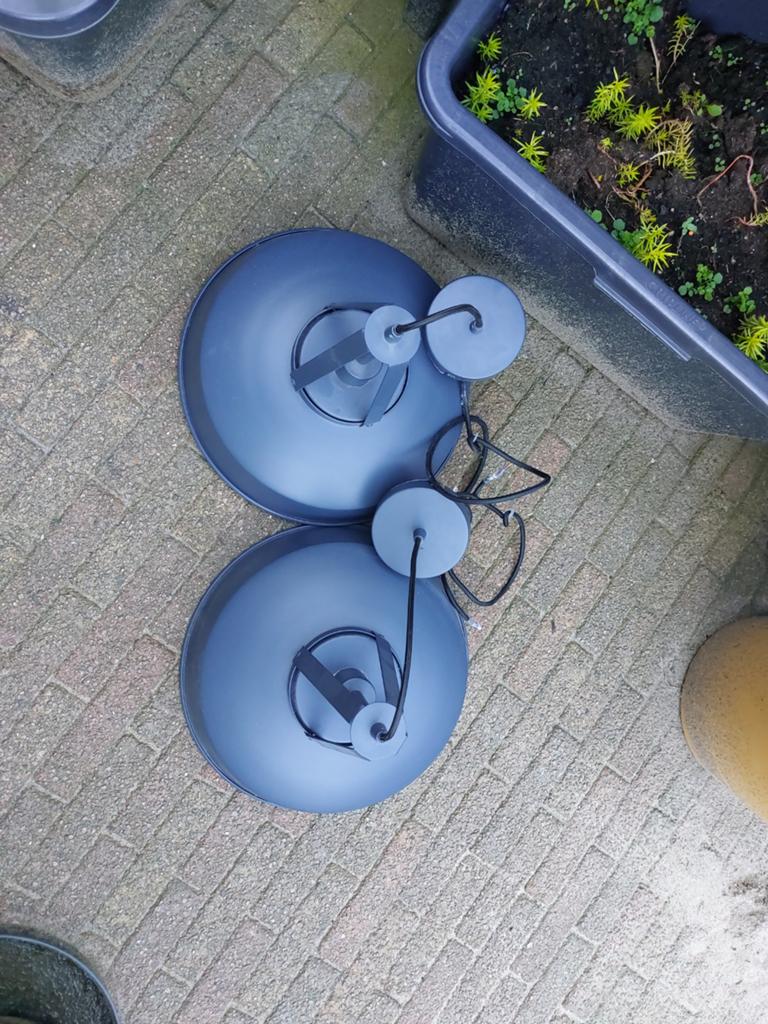 Twee donkerblauwe hanglampen, Ryan van Gamma, Ophalen, Gebruikt, Modern, Industrieel, Metaal