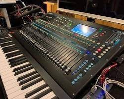 Allen&Heath Qu-32 Digitaal Mengpaneel + flightcase op wielen, Ophalen, Zo goed als nieuw, Audio