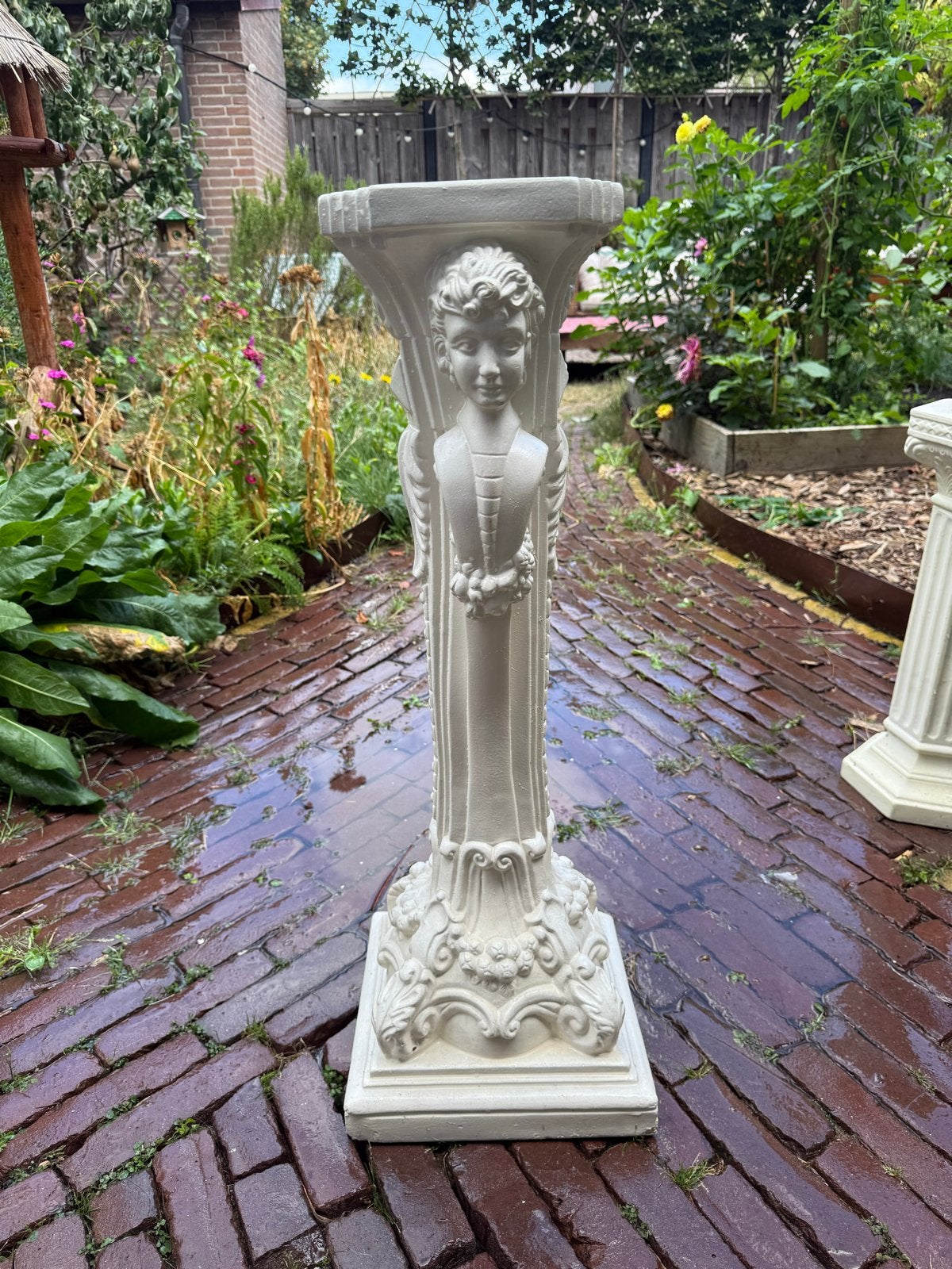 Decoratieve Romeinse Pilaar van Gips met Engelenhoofd, Ophalen