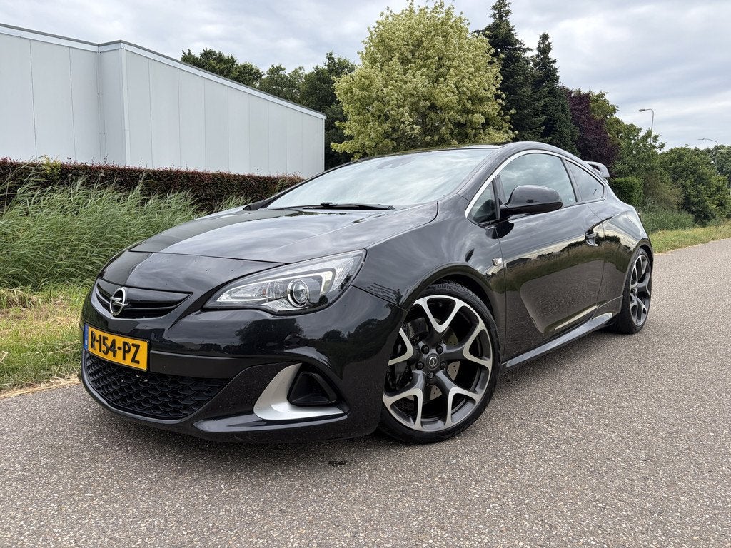 Opel Astra GTC 2.0 Turbo OPC / SCHAALSTOELEN / NAVI / CRUISE, 1998 cc, Euro 6, Zwart, Leder