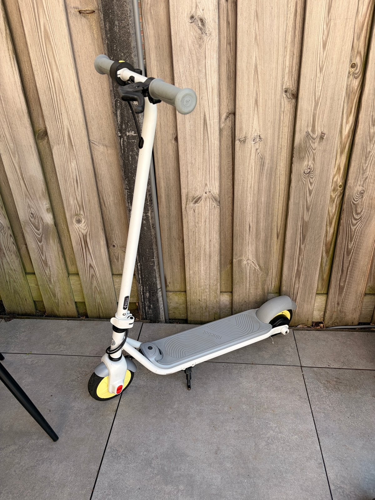 Ninebot ZING C8 elektrische kinderstep, Ophalen, Zo goed als nieuw, Elektrische step (E-scooter)