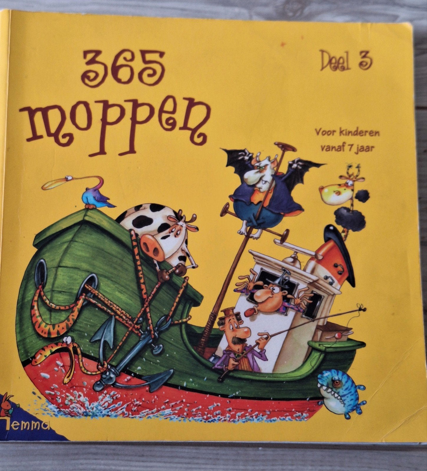 Leuk moppenboek: 365 Moppen - Deel 3 (Hemma), Boeken, Ophalen of Verzenden, Gelezen, Fictie algemeen