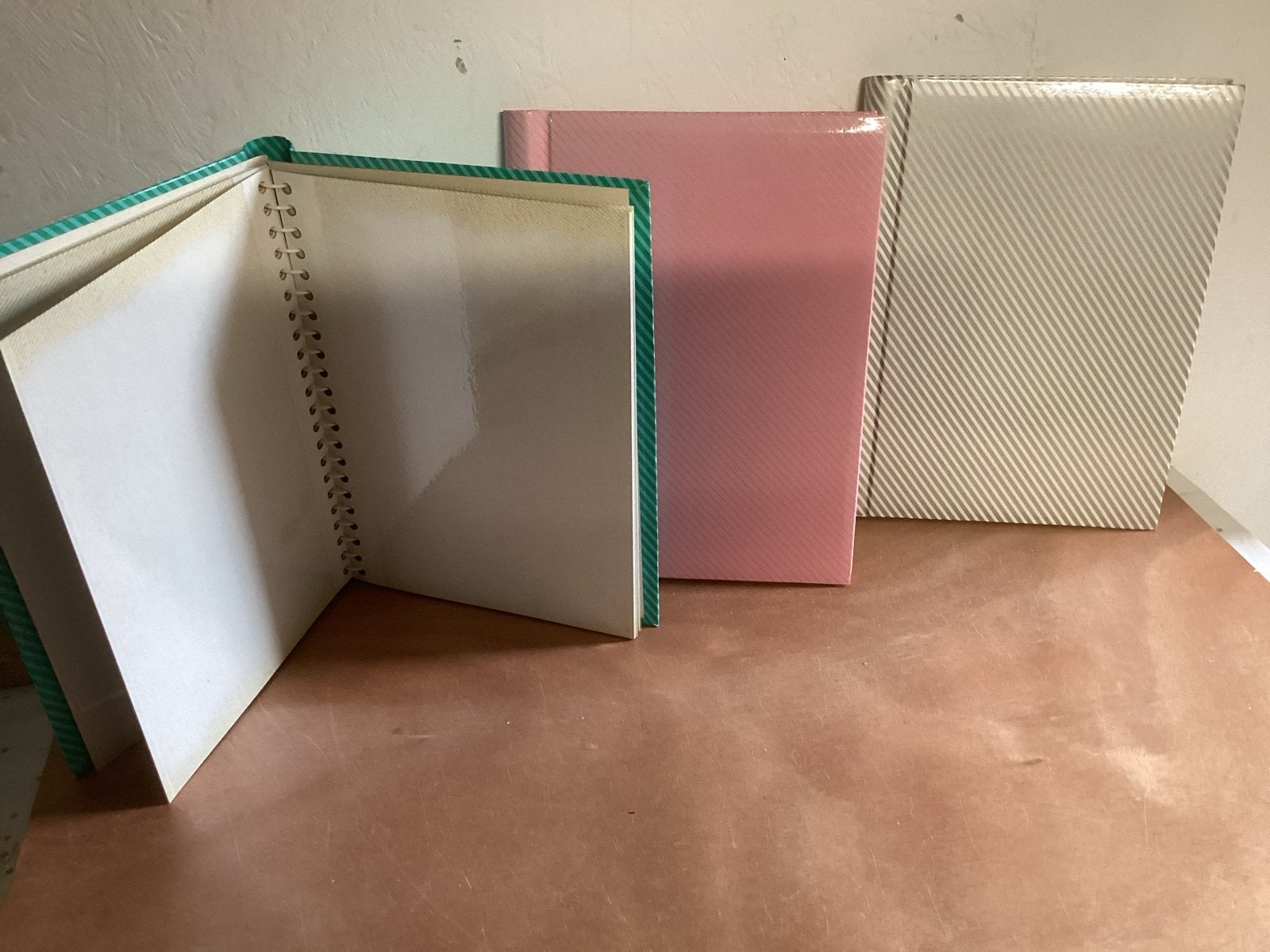 3 Vintage Fotoalbums - Roze, Groen en Wit, Stevige kaft, Gebruikt, Plakboek, Meerkleurig