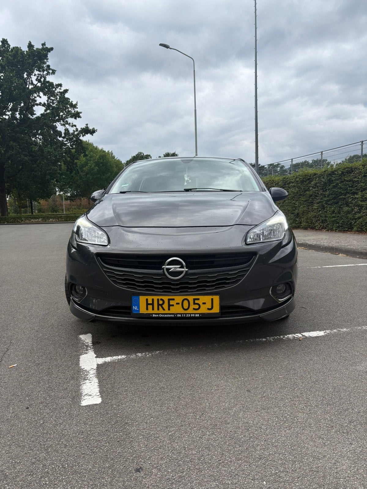 Opel Corsa 1.4 74KW 3D 2015 Grijs, Auto's, Voorwielaandrijving, Handgeschakeld, Particulier, Stuurwielverwarming