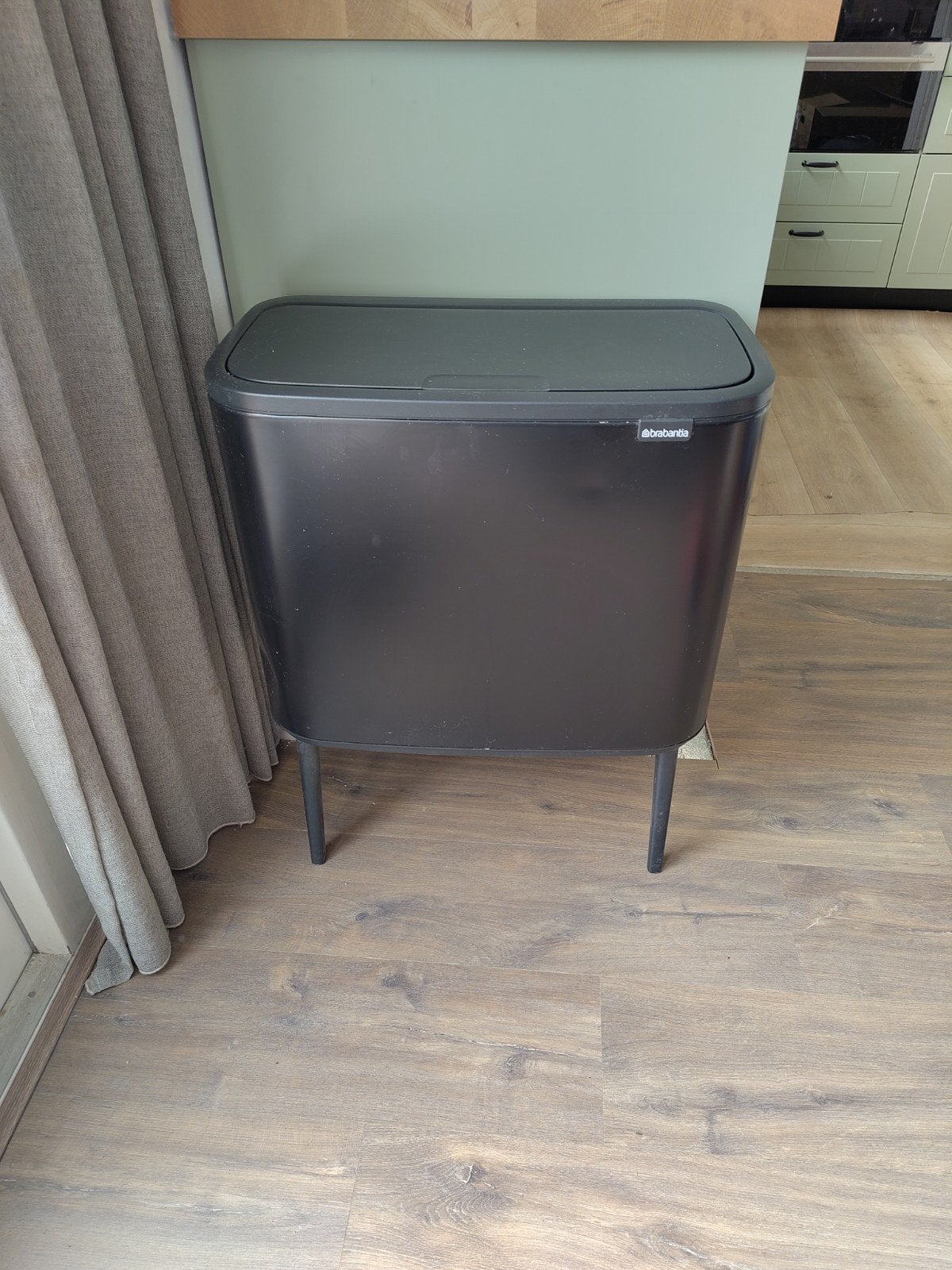 Brabantia bo touch bin, Huis en Inrichting, Woonaccessoires | Prullenbakken, 40 liter of meer, Ophalen, Gebruikt, Rvs