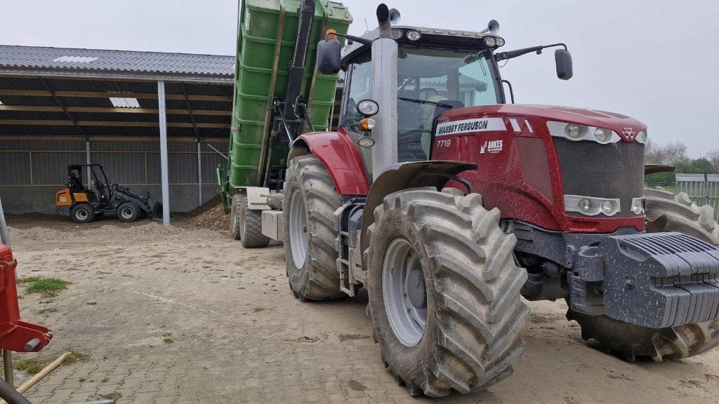 Foto 4 van Wij leveren Zwarte grond compost  Zand Puingranulaat
