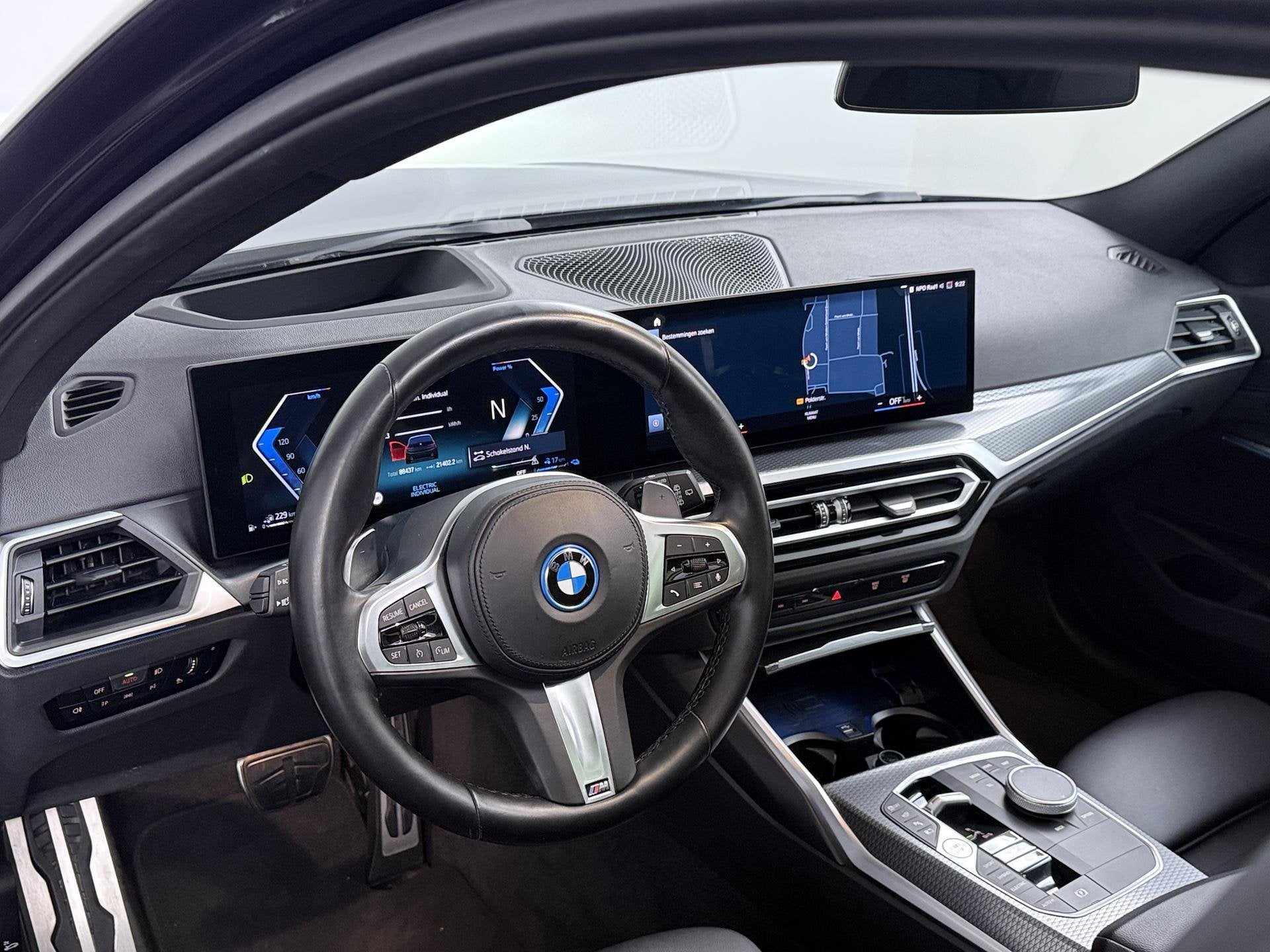 BMW 3-serie Touring 320e M-Sport | Panoramadak | 360 Camer, Auto's, Gebruikt, Euro 6, 4 cilinders, Zwart