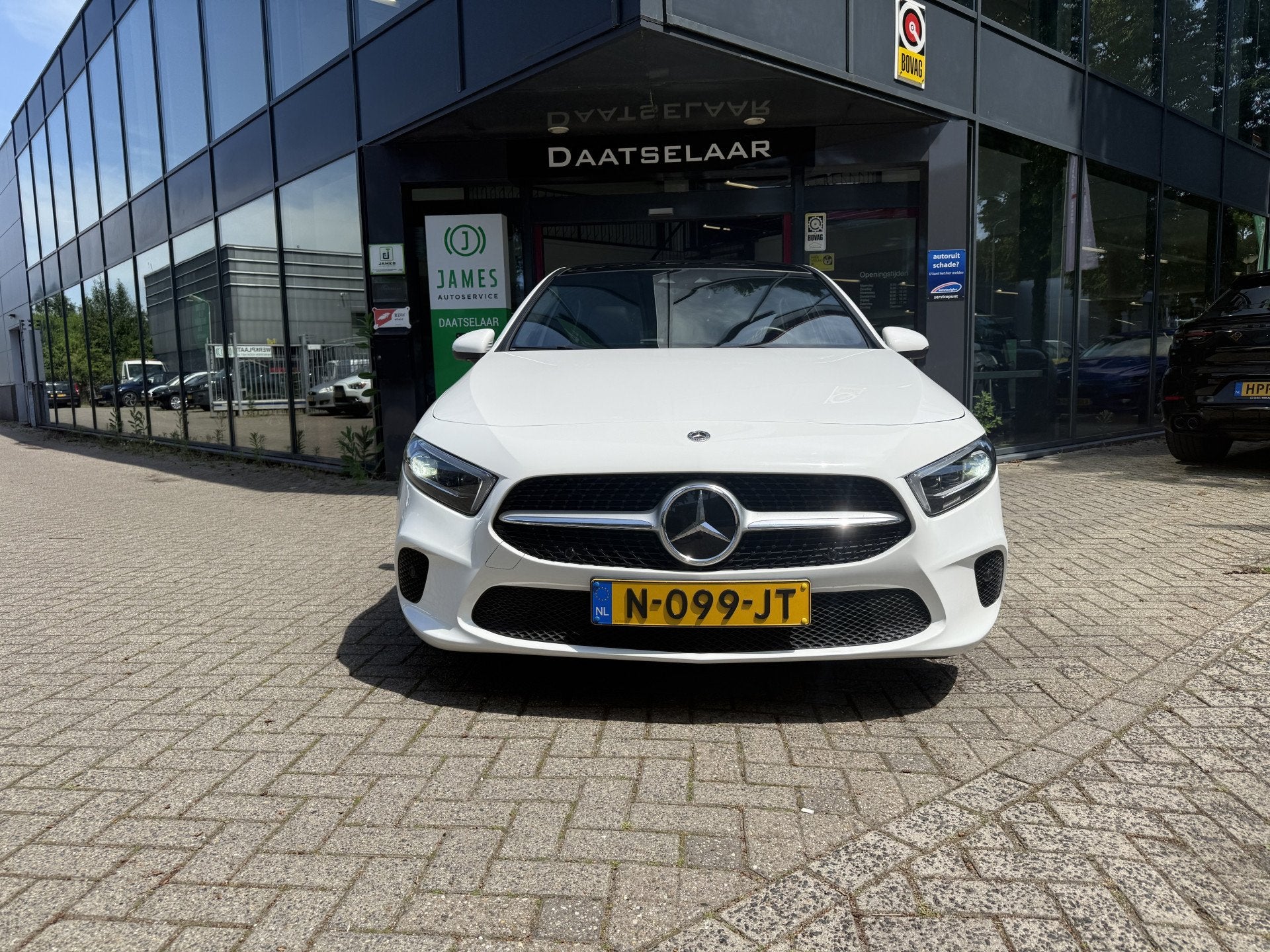 Mercedes-Benz A-Klasse 200 Business Solution Luxury Panorama, Gebruikt, 4 cilinders, Wit, Bedrijf